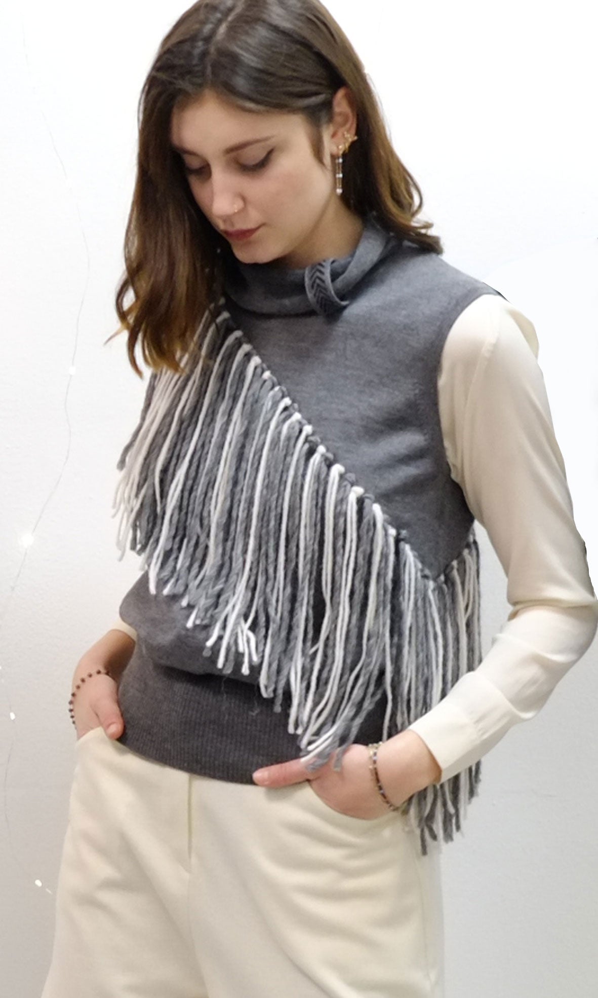 Gilet in Lana Merino con Motivo a Frange Bicolor